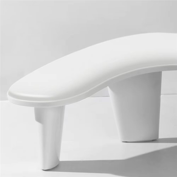 Soporte reposamanos inclinado en forma de U